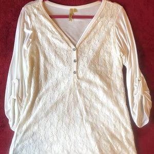 Beautiful lace top lg. Never worn